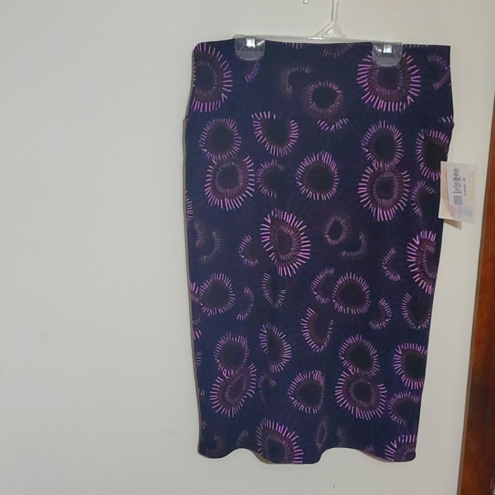 LuLaRoe Cassie-Purple